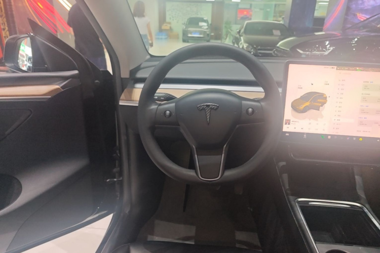Tesla Model Y 2022 #11 Tesla Model Y 2022 car image #11