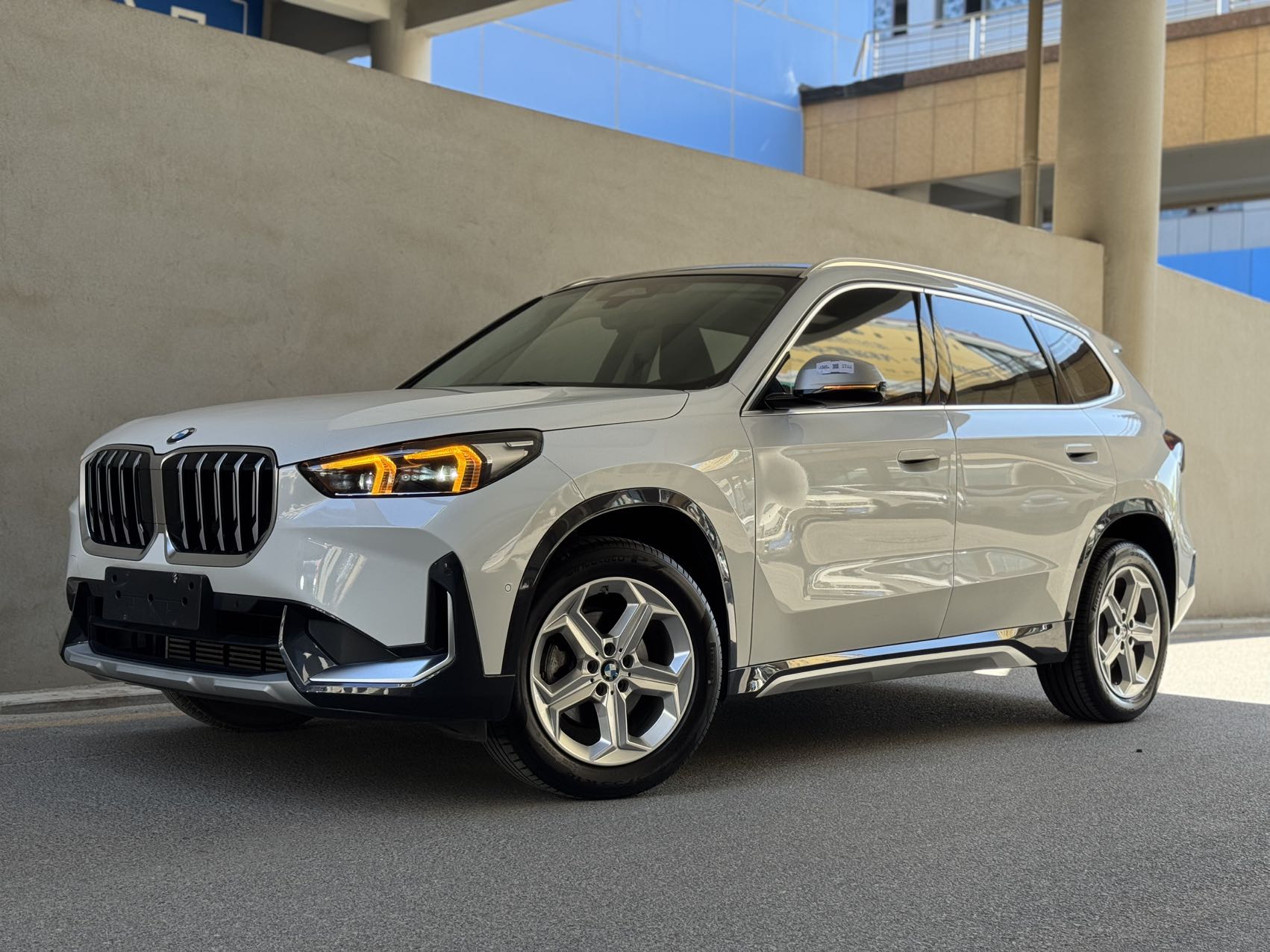 BMW X1 2023 car image 
