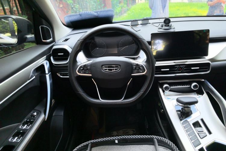 GEELY Coolray 2025 #11 GEELY Coolray 2025 car image #11
