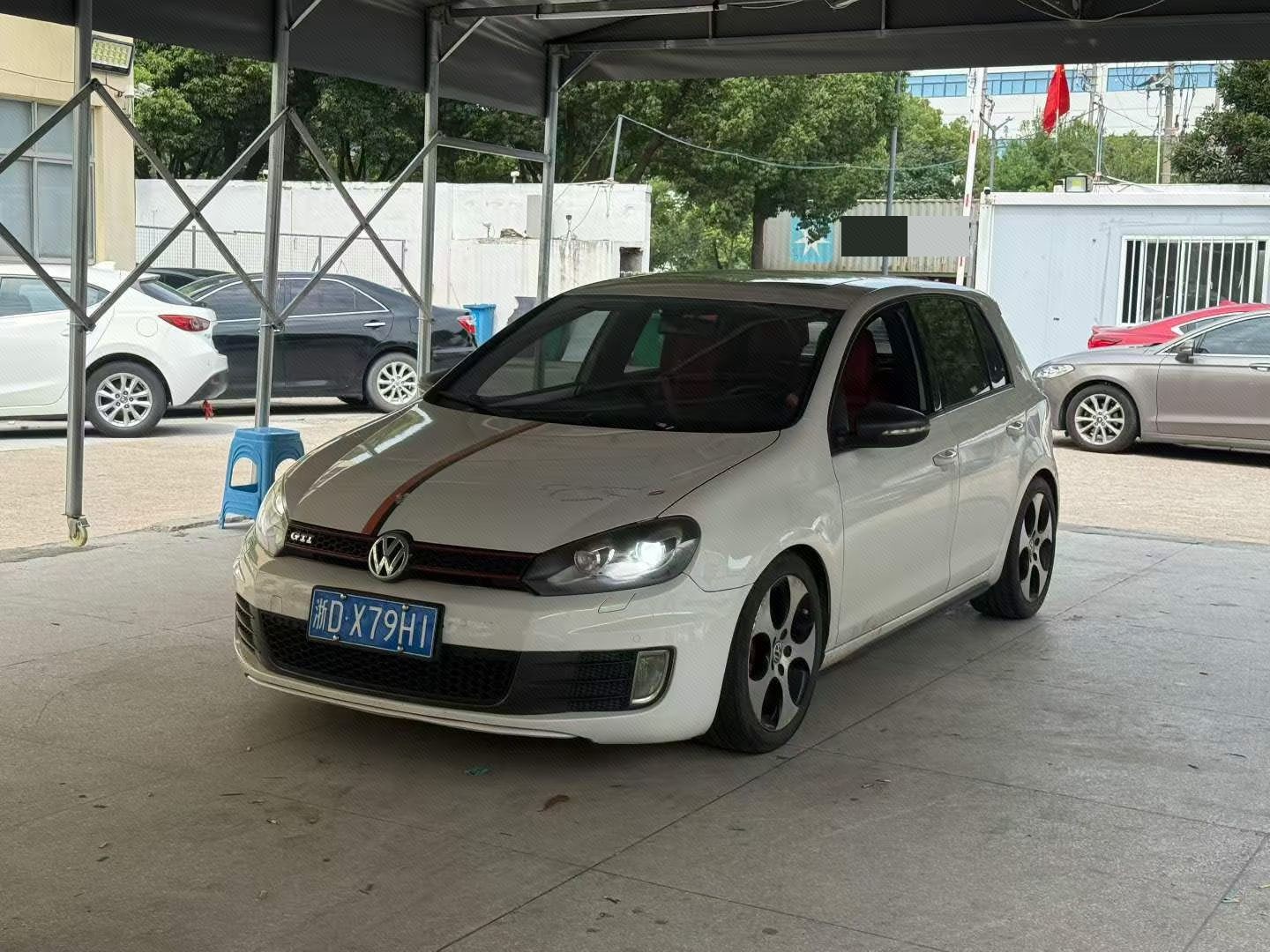 Volkswagen GolfGTI 2012 Volkswagen GolfGTI 2012 car image