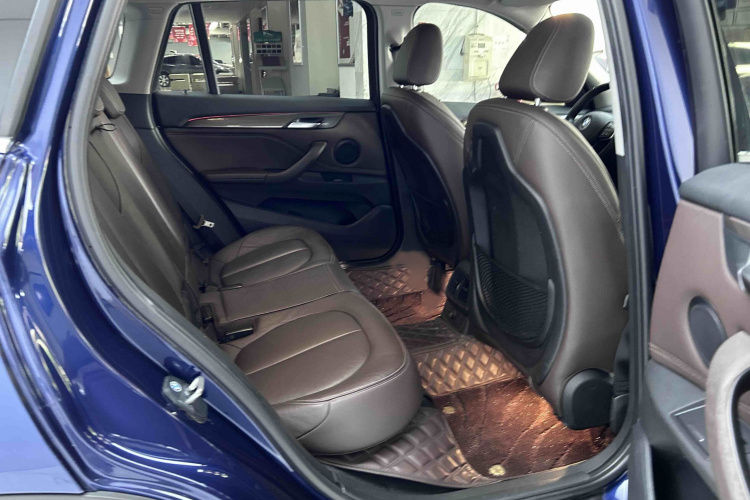 BMW X1 2018 #13 BMW X1 2018 car image #13