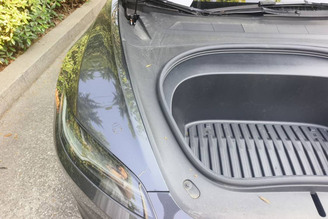 Tesla Model 3 2025 car image #11