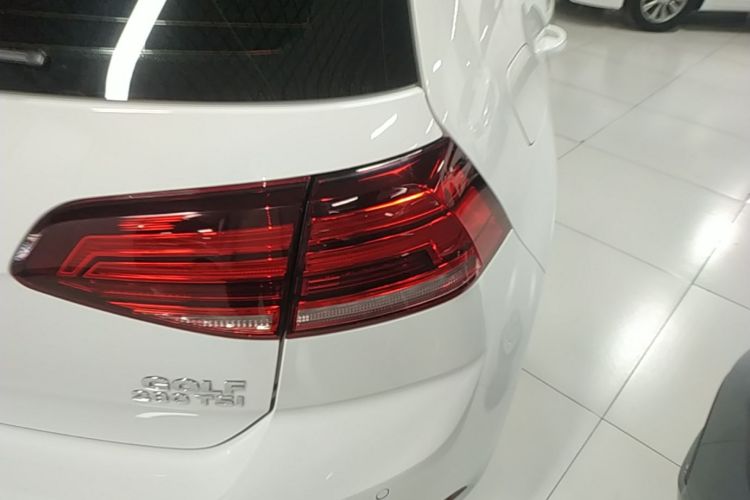 Volkswagen Golf 2019 immagine di auto #8