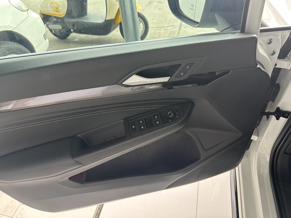 Volkswagen Golf 2024 car image #18