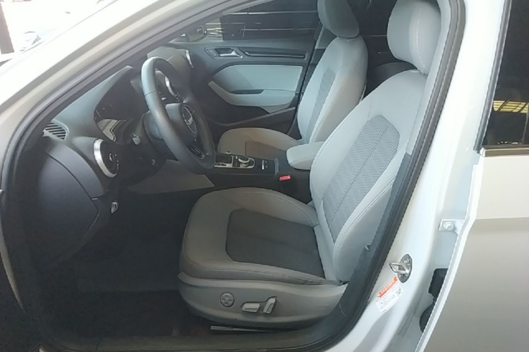 Audi A3 2021 immagine di auto #19