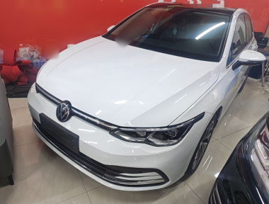 Volkswagen Golf 2024 car image 