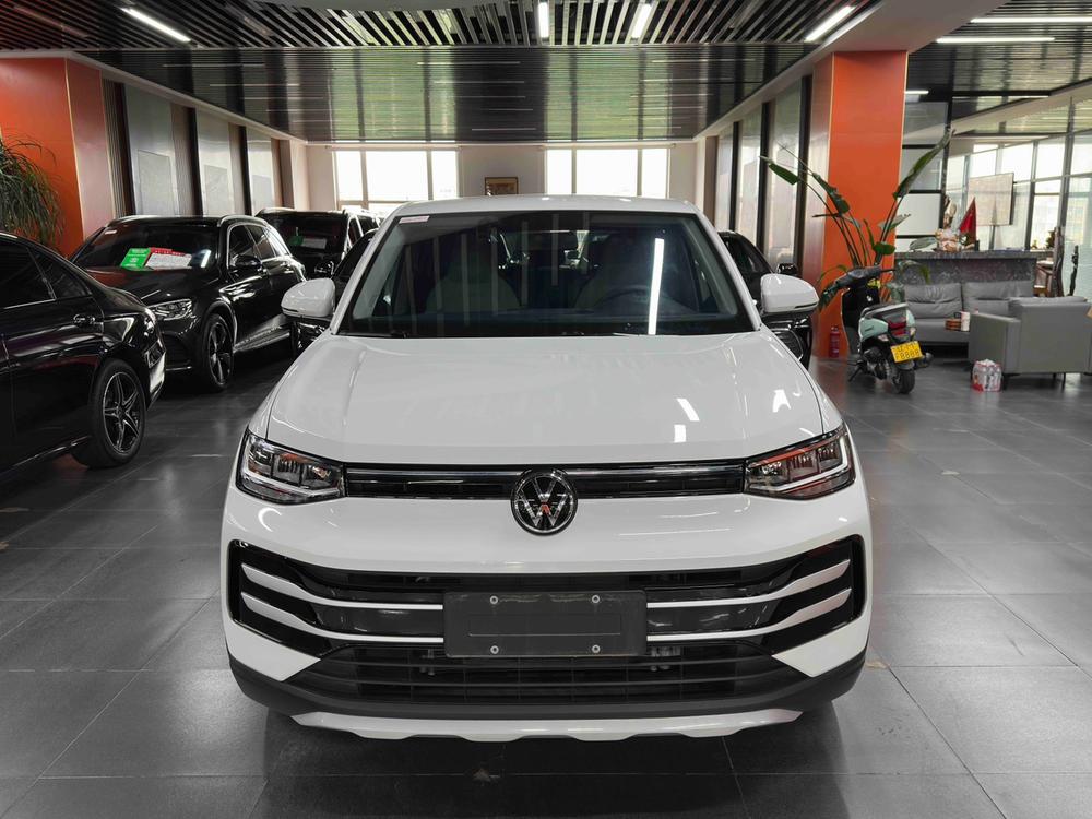 Volkswagen Tharu 2024 car image #2
