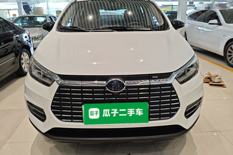 BYD Yuan New Energy 2019 car image #3