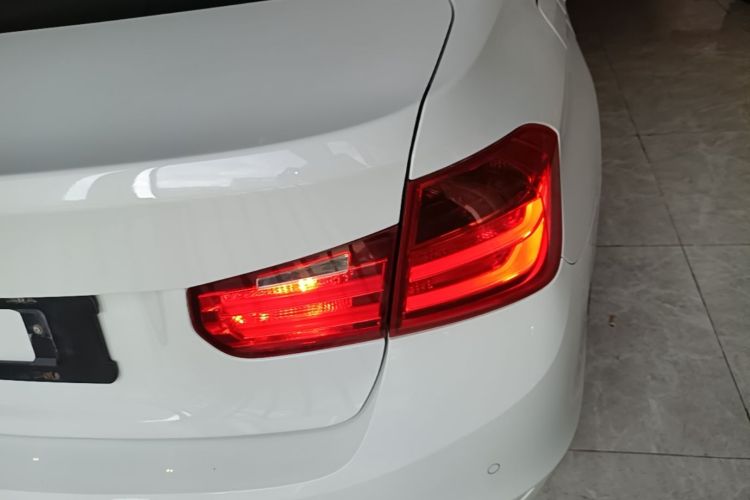 BMW 3 Series 2015 #8 BMW 3 Series 2015 car image #8