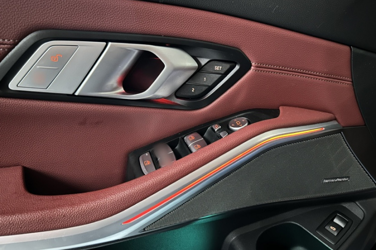 BMW 3 Series 2022 car image #10