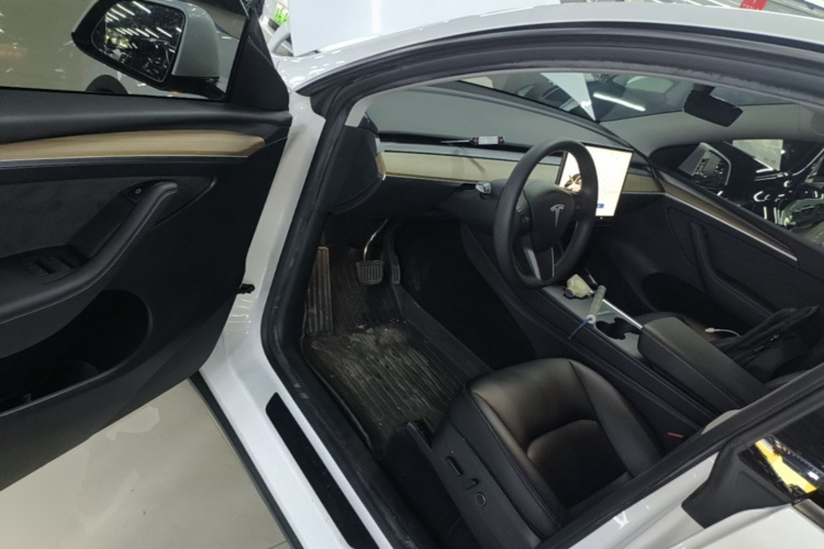 Tesla Model Y 2022 #16 Tesla Model Y 2022 car image #16