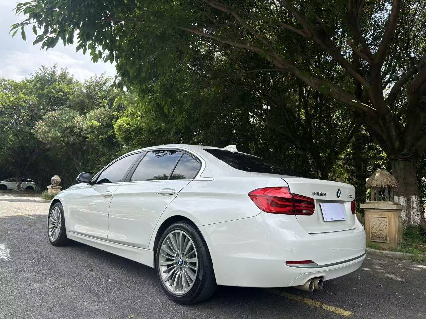 BMW 3 Series 2018 #6 BMW 3 Series 2018 car image #6