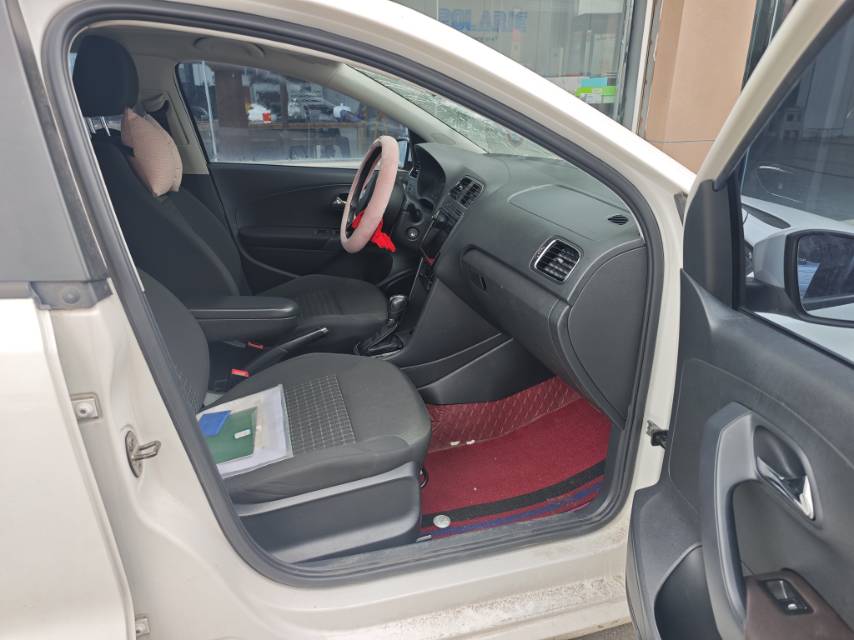 Volkswagen Polo 2018 car image #6