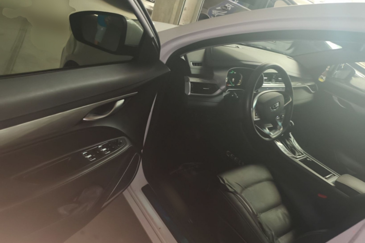 GEELY Emgrand 2019 #16 GEELY Emgrand 2019 car image #16