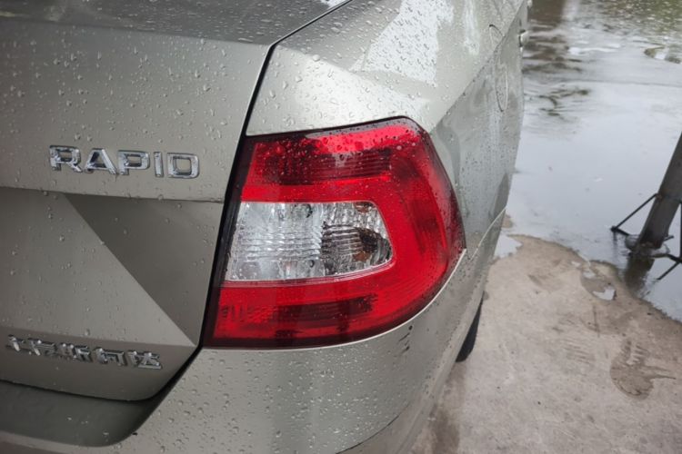 Skoda Rapid 2017 #8 Skoda Rapid 2017 car image #8