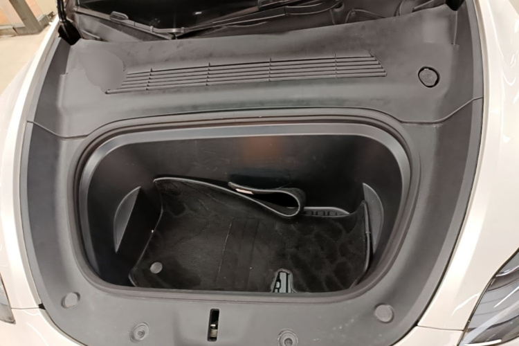 Tesla Model Y 2024 #20 Tesla Model Y 2024 car image #20