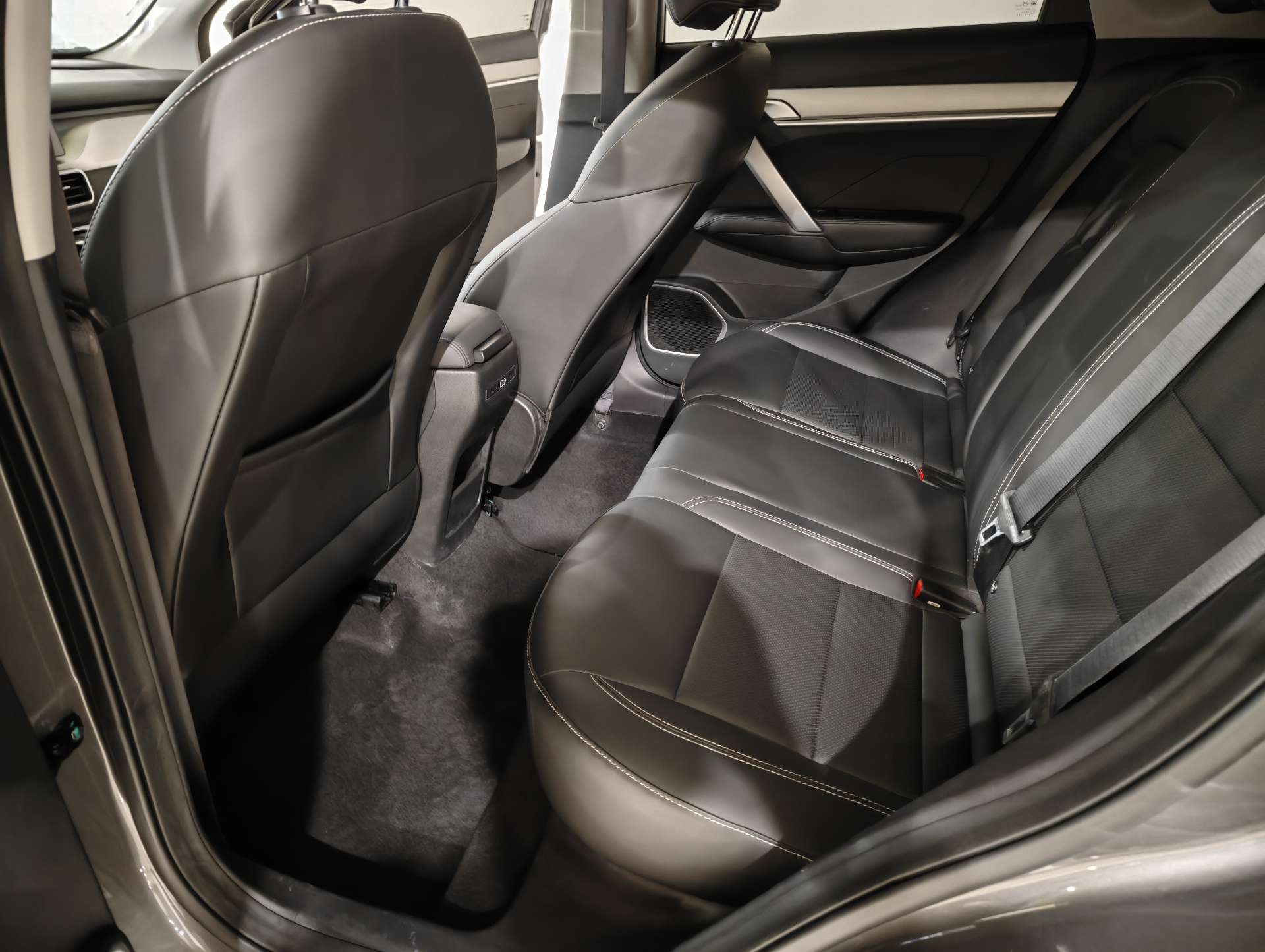GEELY Coolray 2024 #6 GEELY Coolray 2024 car image #6