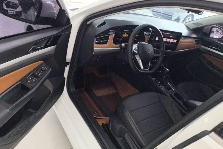 Volkswagen Bora 2023 car image #16