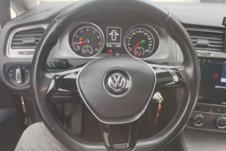 Volkswagen Golf 2016 car image #11