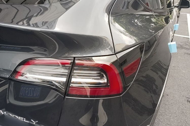 Tesla Model Y 2024 #8 Tesla Model Y 2024 car image #8