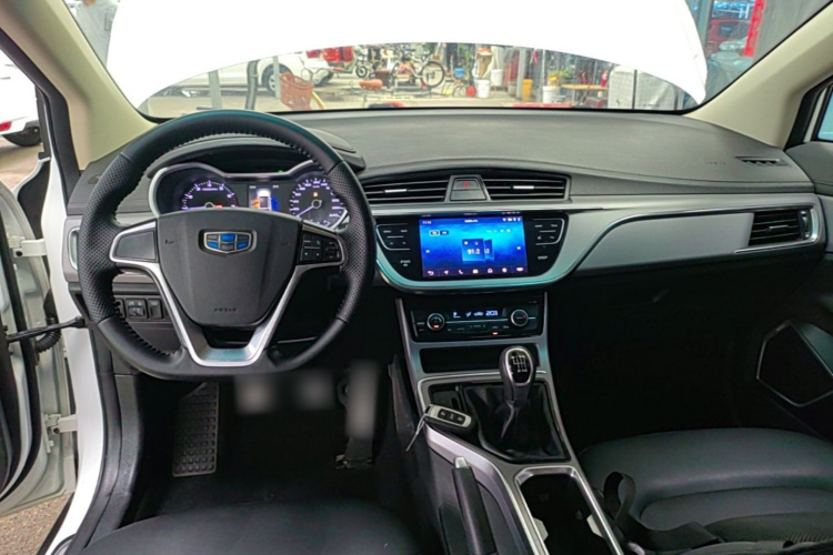 GEELY Emgrand GS 2018 car image #10