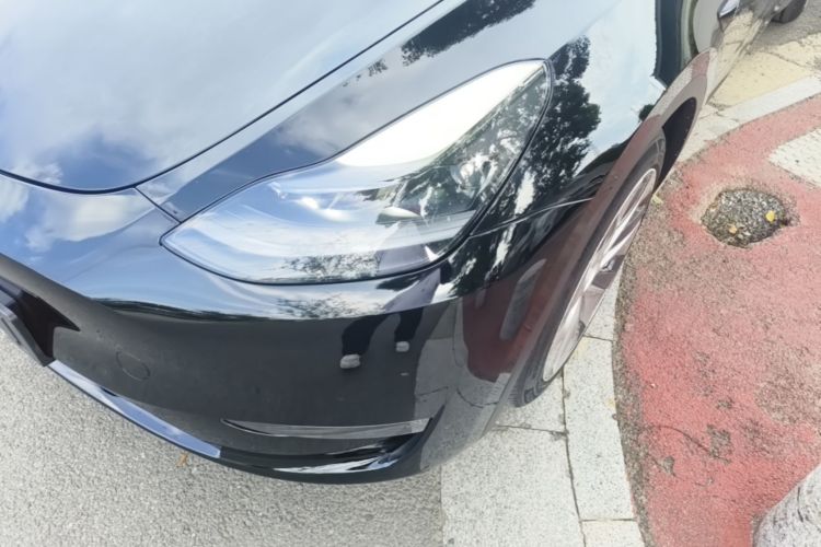 Tesla Model Y 2021 car image #23
