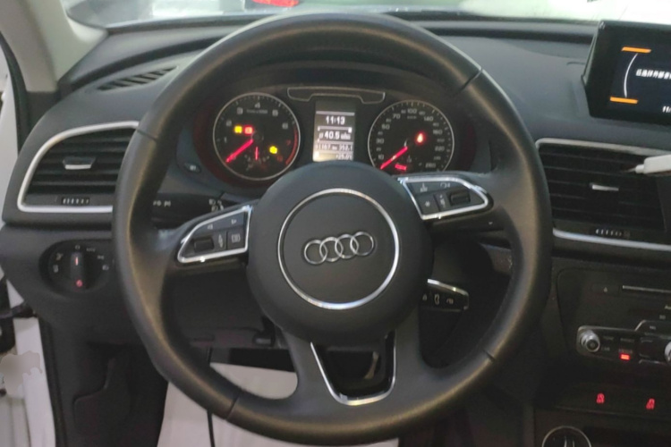 Audi Q3 2019 #11 Audi Q3 2019 car image #11