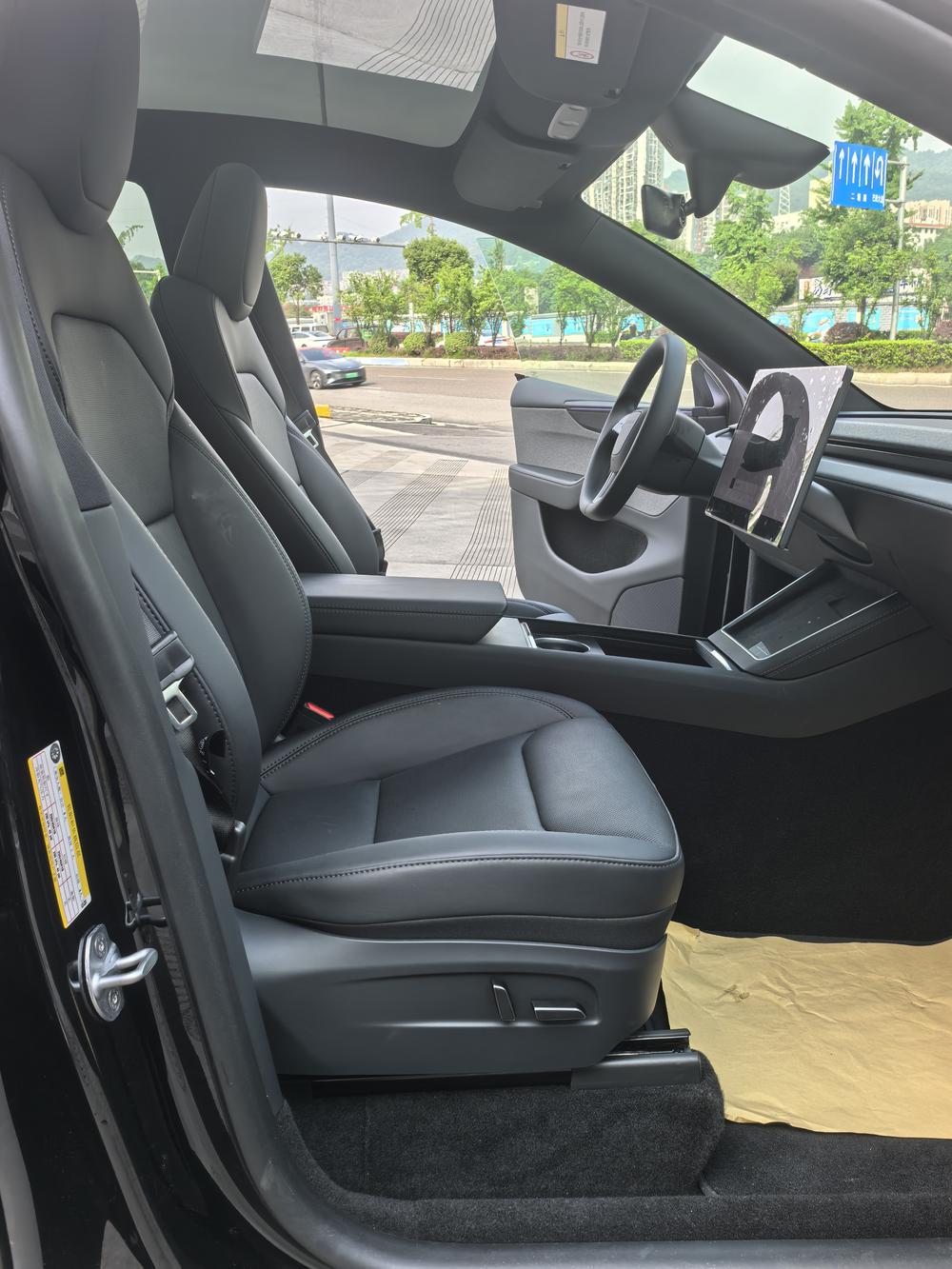 Tesla Model Y 2026 #15 Tesla Model Y 2026 car image #15