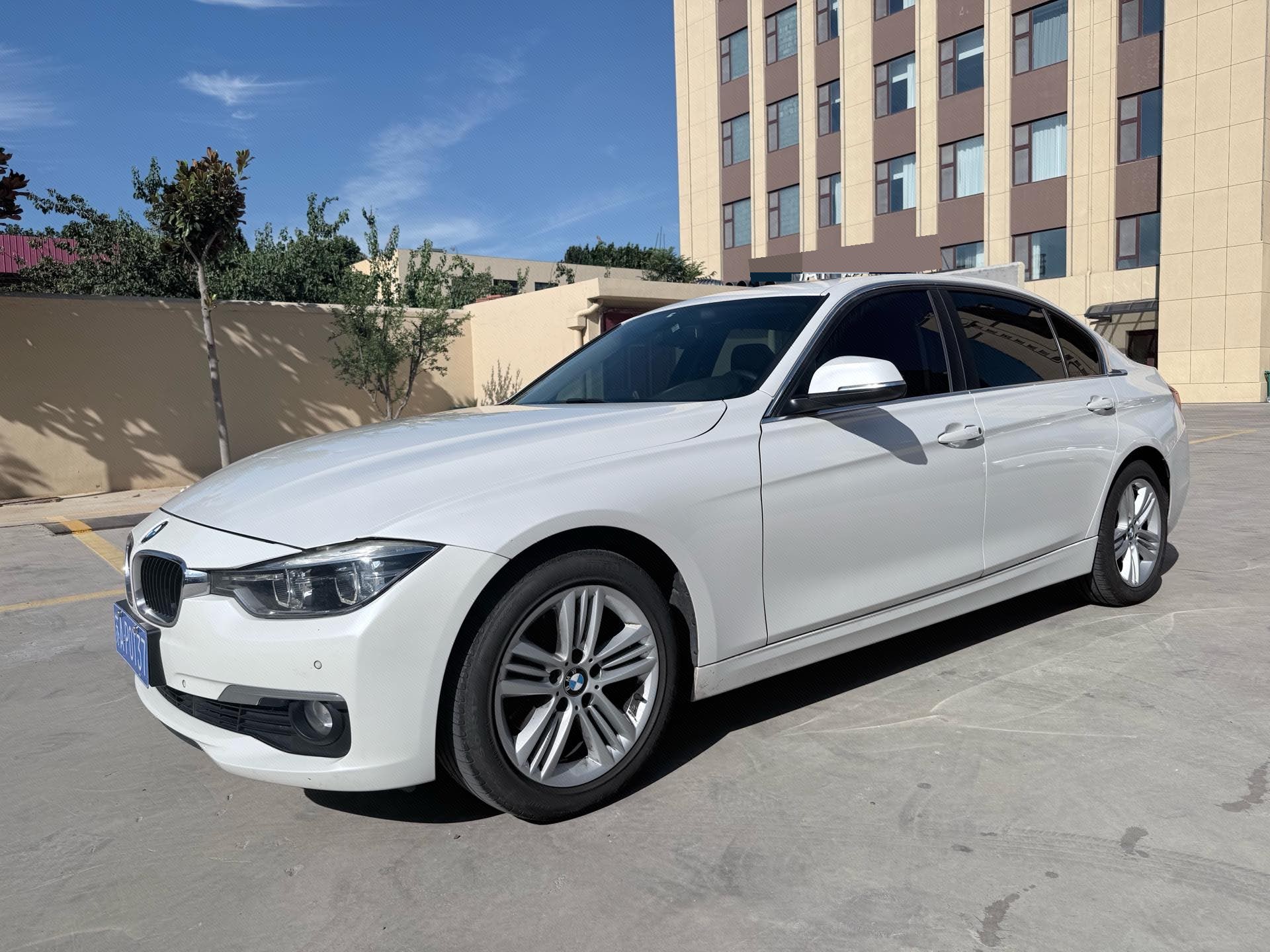 BMW 3 Series 2017 BMW 3 Series 2017 car image