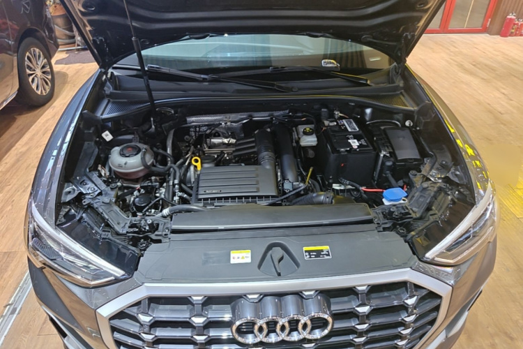 Audi Q3 2023 #20 Audi Q3 2023 car image #20