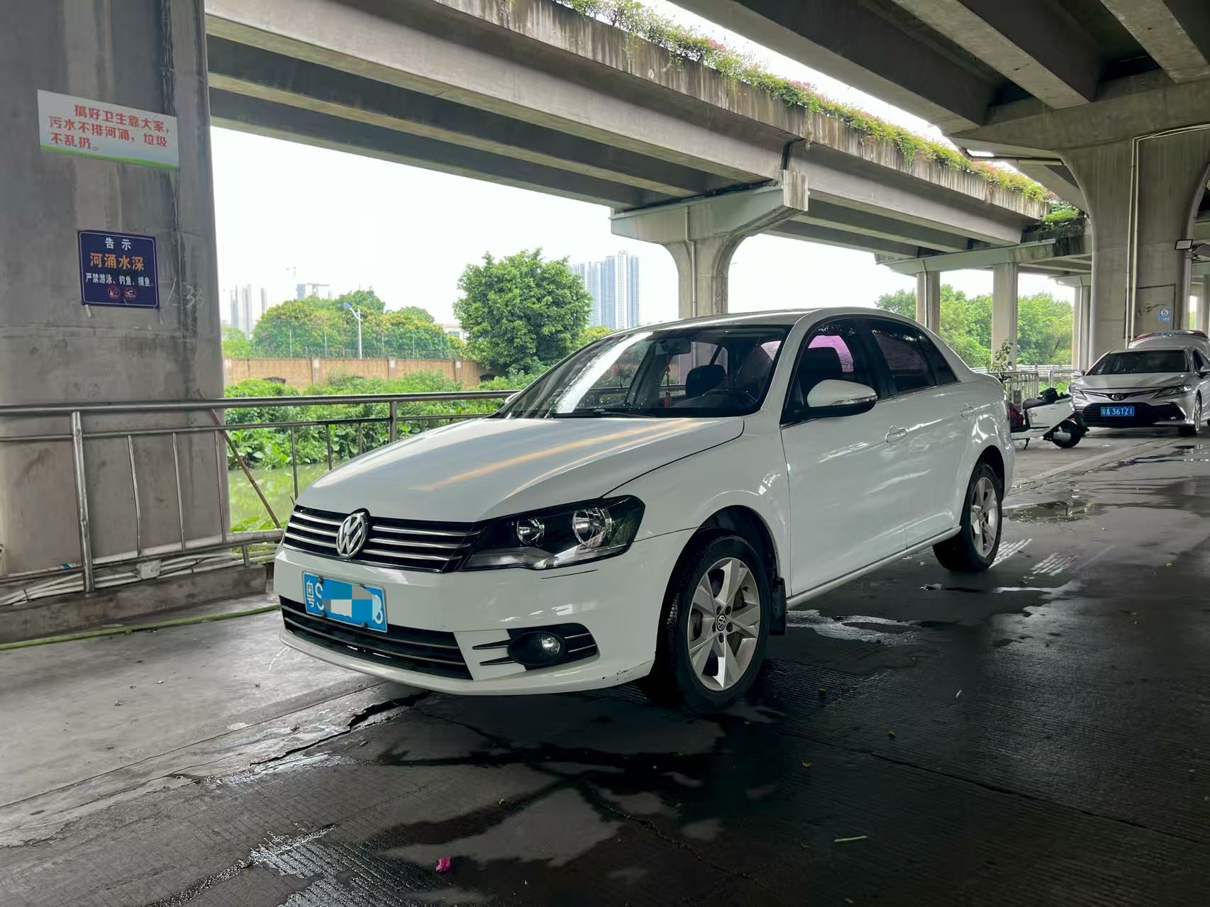 Volkswagen Bora 2016 car image 