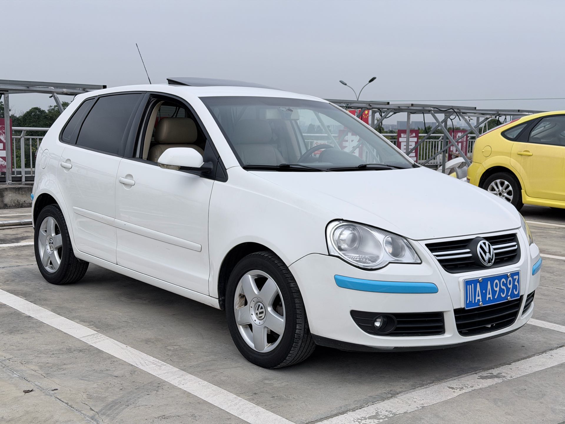 Volkswagen Polo 2010 immagine di auto #2
