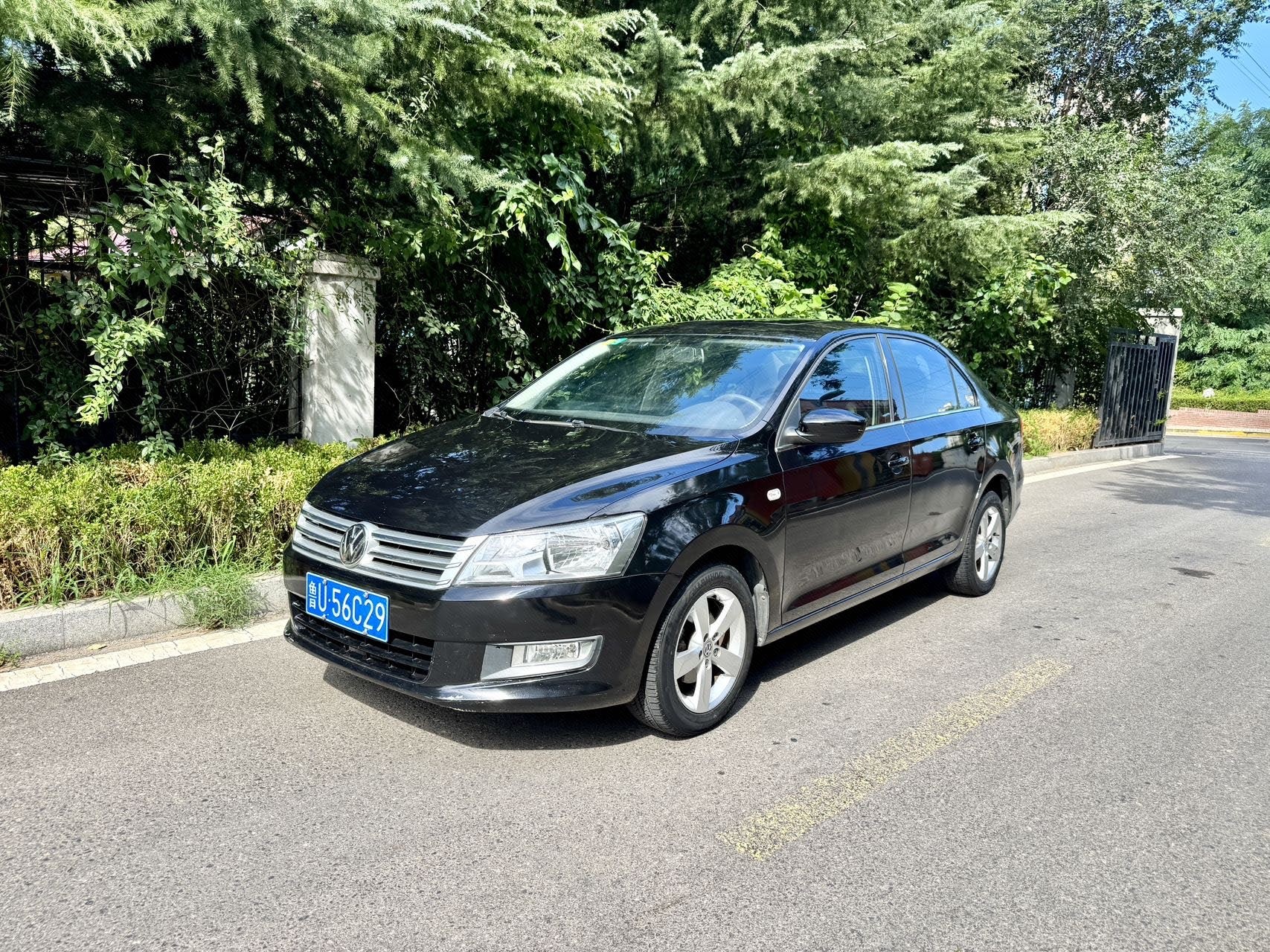 Volkswagen Santana 2016 car image 