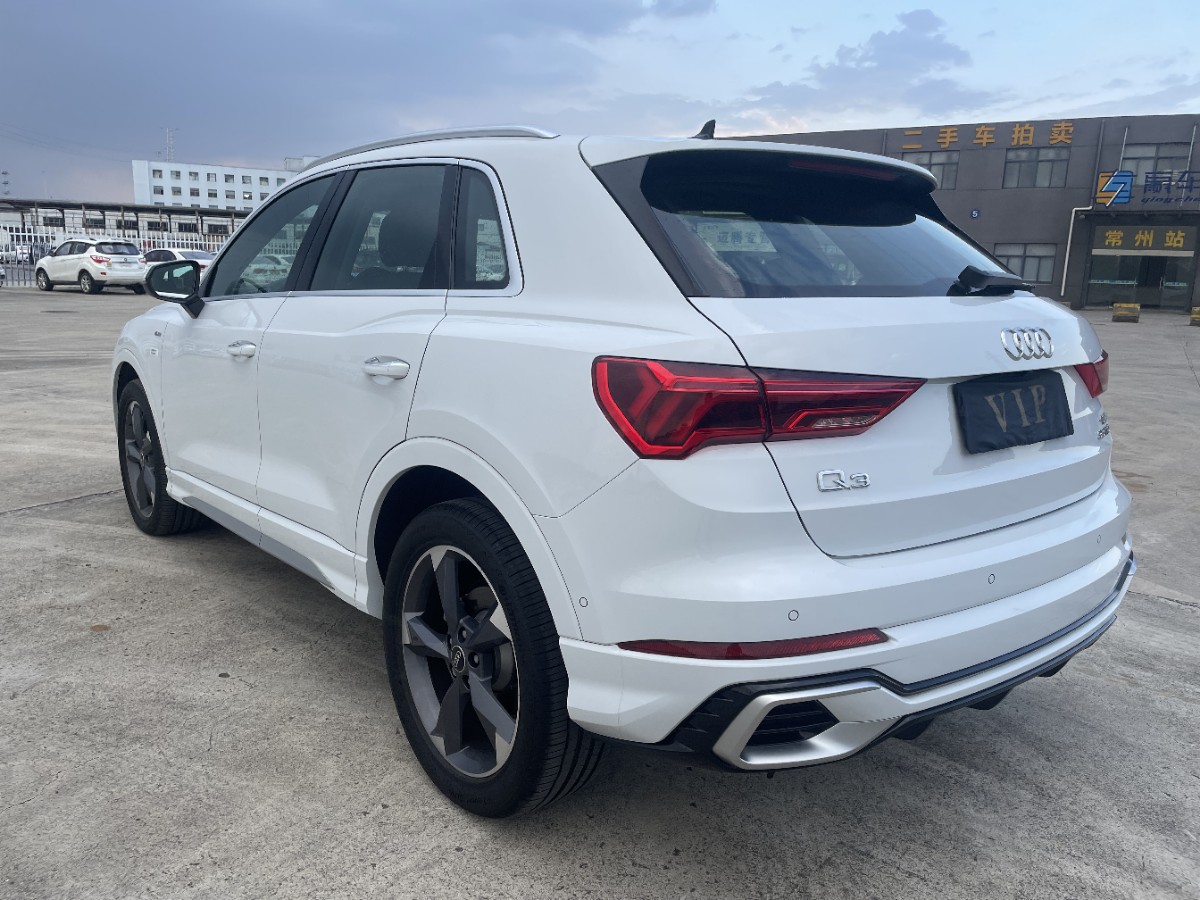 Audi Q3 2024 car image #4