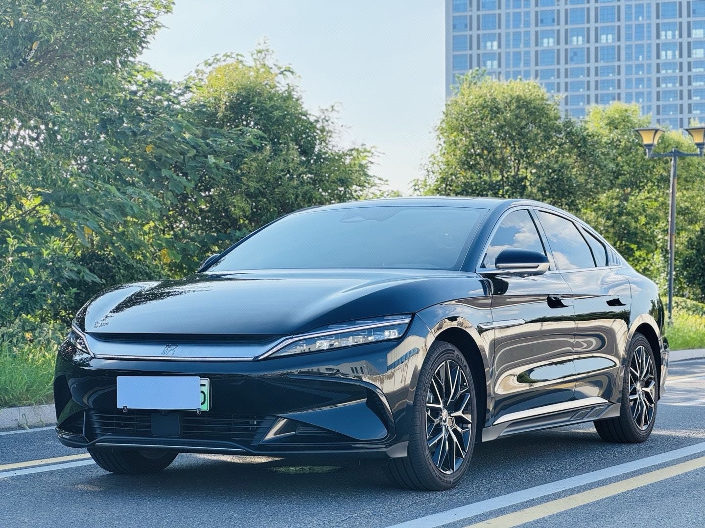 BYD Han 2025 car image 