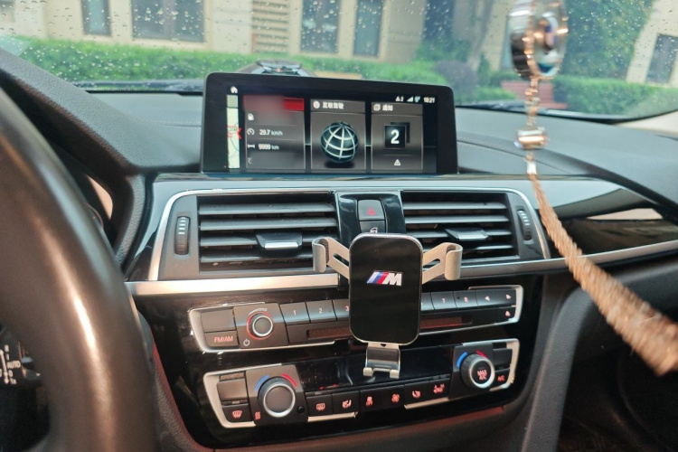 BMW 3 Series 2019 #17 BMW 3 Series 2019 car image #17