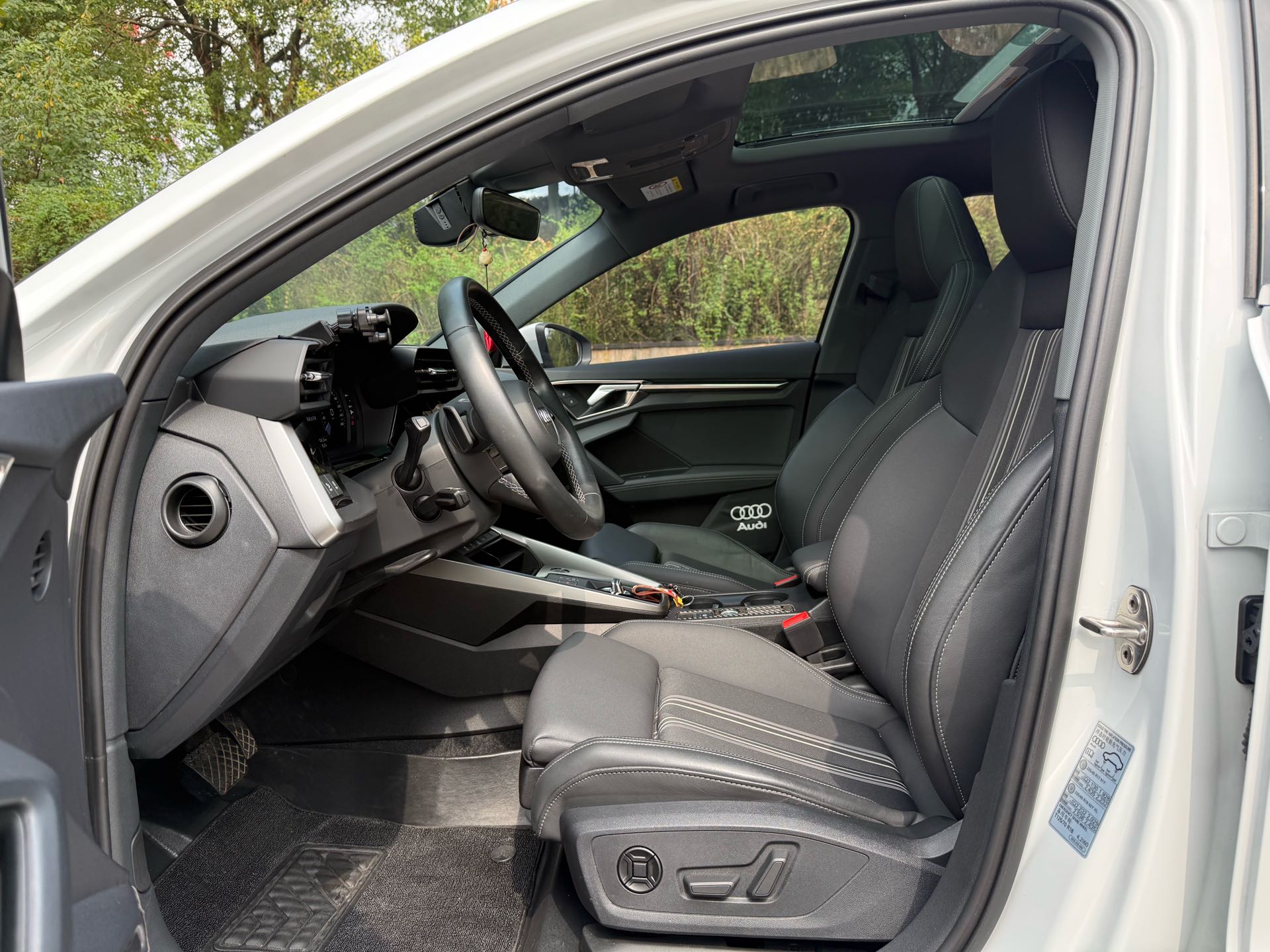 2023 car image #5