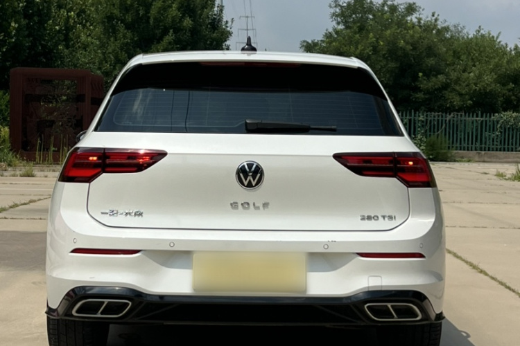 Volkswagen Golf 2022 car image #9