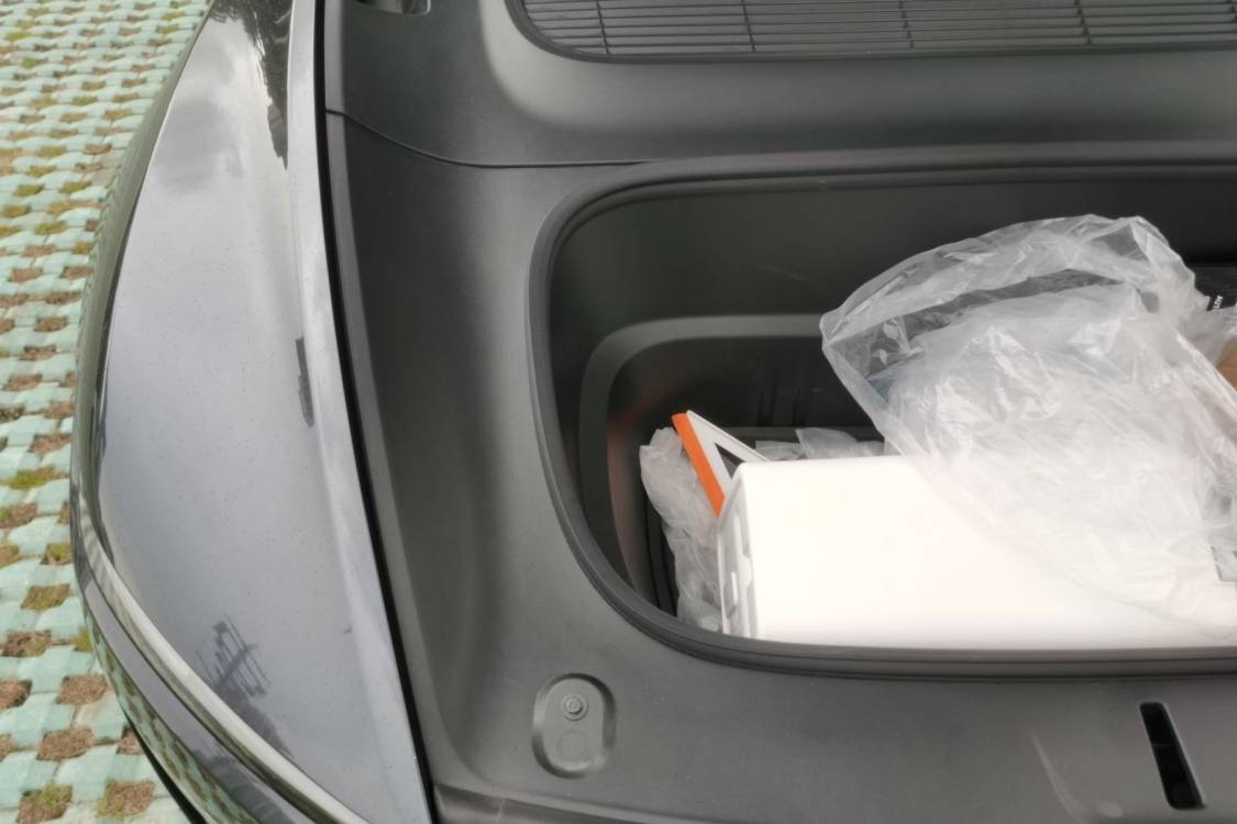 Tesla Model Y 2025 car image #11