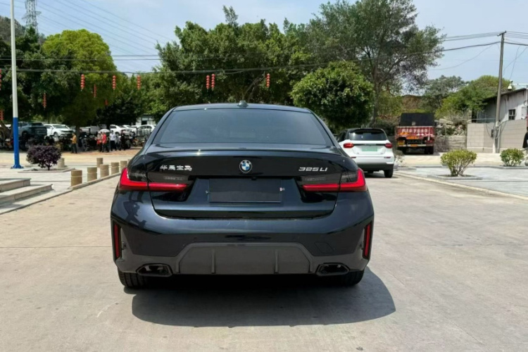 BMW 3 Series 2024 car image #6