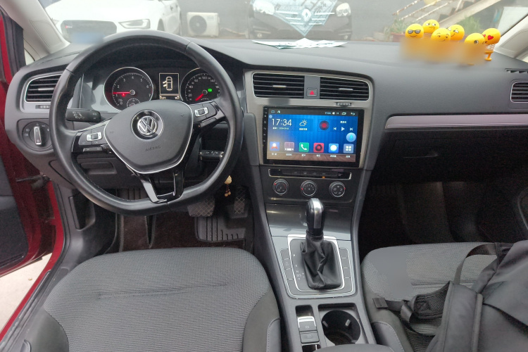 Volkswagen Golf 2018 car image #10