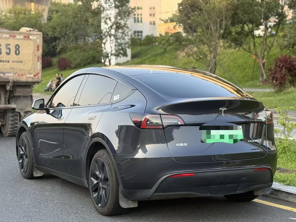 Tesla Model Y 2024 #5 Tesla Model Y 2024 immagine di auto #5