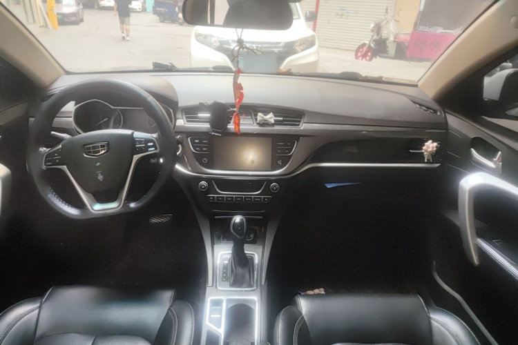 GEELY Emgrand 2016 car image #7