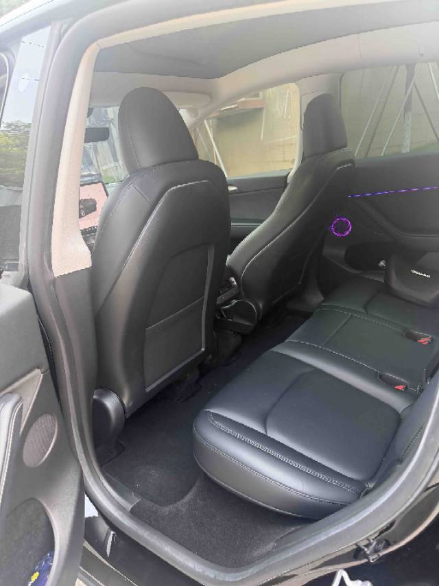 Tesla Model Y 2023 car image #5