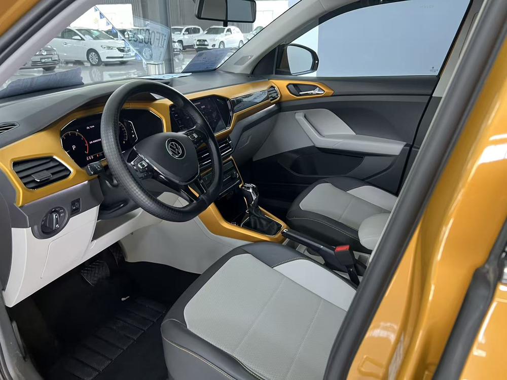 Volkswagen T-Cross 2021 car image #17