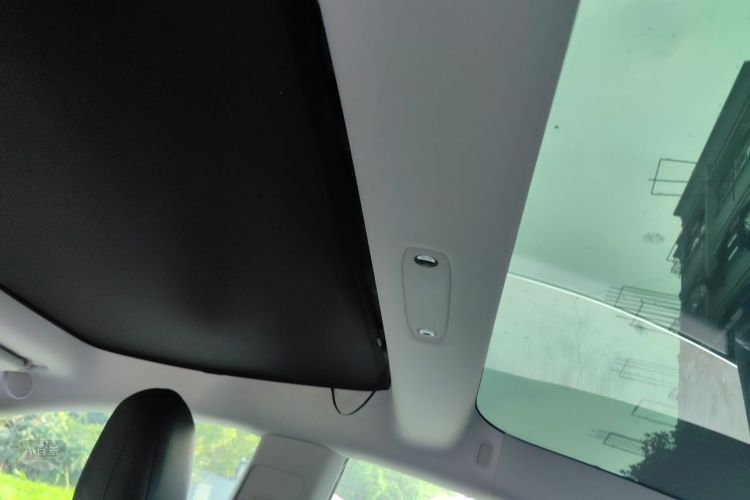Tesla Model 3 2020 car image #20