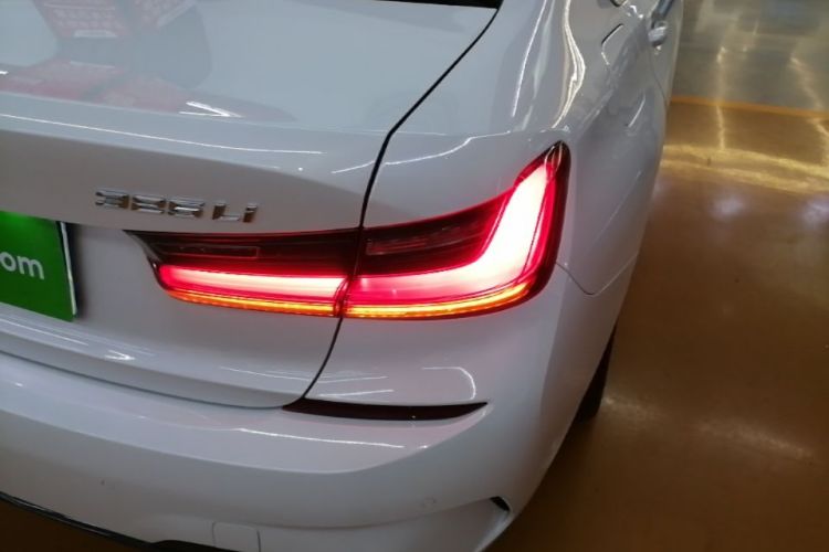 BMW 3 Series 2020 car image #8