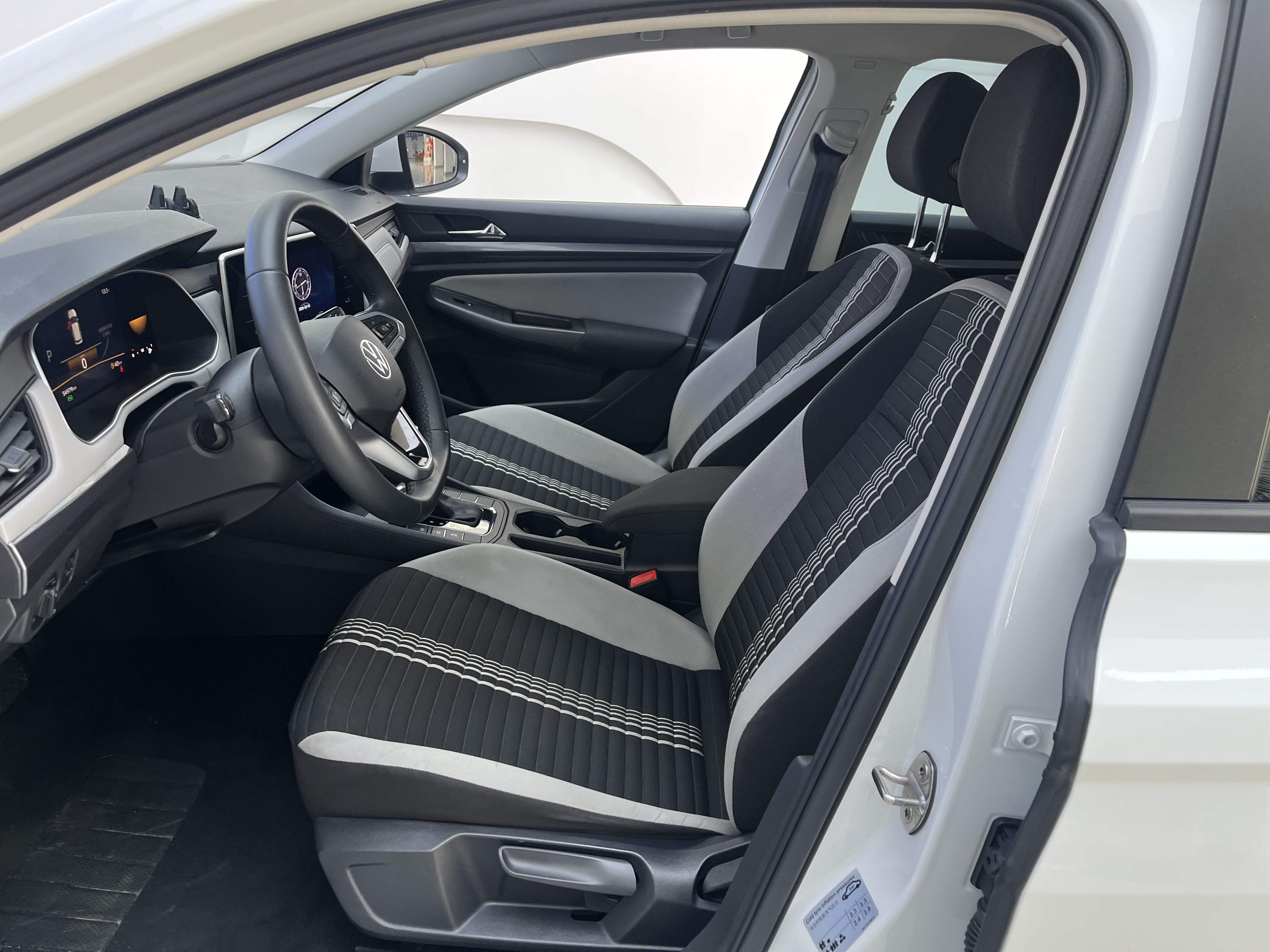 Volkswagen Bora 2024 car image #6