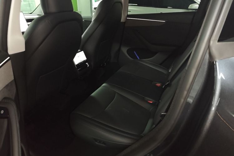 Tesla Model Y 2025 #13 Tesla Model Y 2025 car image #13
