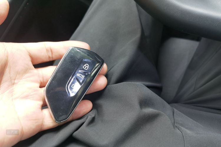 Volkswagen Golf 2022 car image #10